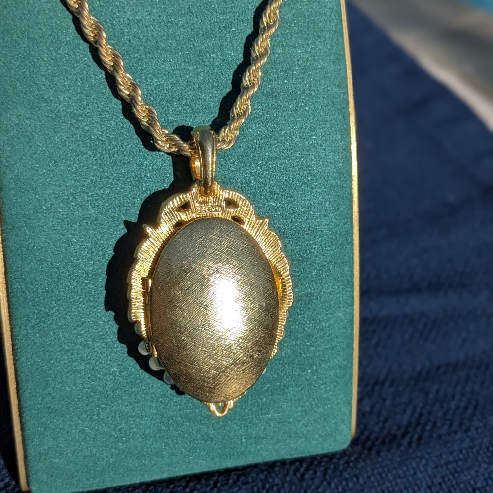 Estate Vintage Berebi Gold Tone Pearl and Pave Locket Necklace - Picture 6 of 7